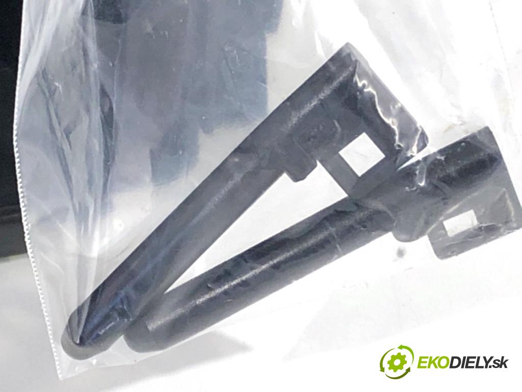 PEUGEOT 3008 nadwozie wielkoprzestrzenne (MPV) 2013 120 kW 2.0 HDi Hybrid4 1997 Priehradka, kastlík spolujazdca 9685050177 (Priehradka (kastlík))