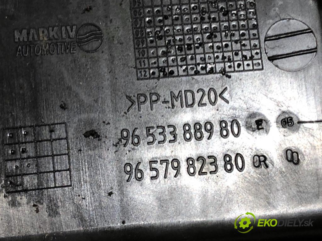 PEUGEOT 3008 nadwozie wielkoprzestrzenne (MPV) 2013 120 kW 2.0 HDi Hybrid4 1997 Obal filtra vzduchu 9653388980 (Obal vzduchového filtra)