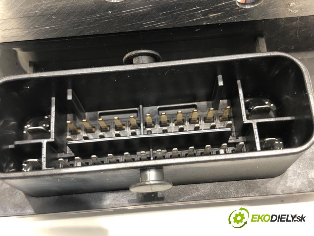 PEUGEOT 3008 nadwozie wielkoprzestrzenne (MPV) 2013 120 kW 2.0 HDi Hybrid4 1997 Pumpa ABS 9804790480 (Pumpa ABS)