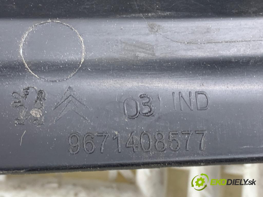 PEUGEOT 3008 nadwozie wielkoprzestrzenne (MPV) 2013 120 kW 2.0 HDi Hybrid4 1997 Torpédo, plast pod čelné okno 9671408577 (Torpédo (plast pod čelným sklom))