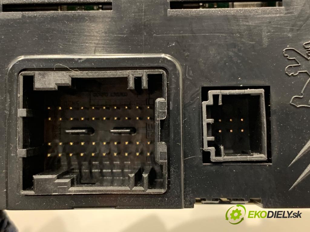 PEUGEOT 3008 nadwozie wielkoprzestrzenne (MPV) 2013 120 kW 2.0 HDi Hybrid4 1997 Panel ovládania kúrenia 96738322XT (Prepínacie páčky pod volantom)