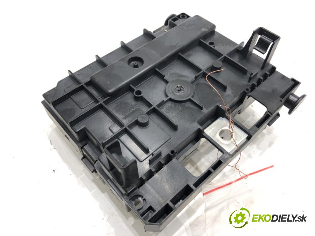 PEUGEOT 3008 nadwozie wielkoprzestrzenne (MPV) 2013 120 kW 2.0 HDi Hybrid4 1997 Modul BSM 9675877980 (Riadiaca jednotka ostatné)