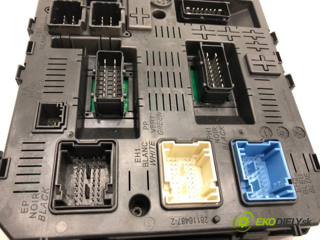 PEUGEOT 3008 nadwozie wielkoprzestrzenne (MPV) 2013 120 kW 2.0 HDi Hybrid4 1997 modul BSI 28116487-2 (Pojistková skříňka)