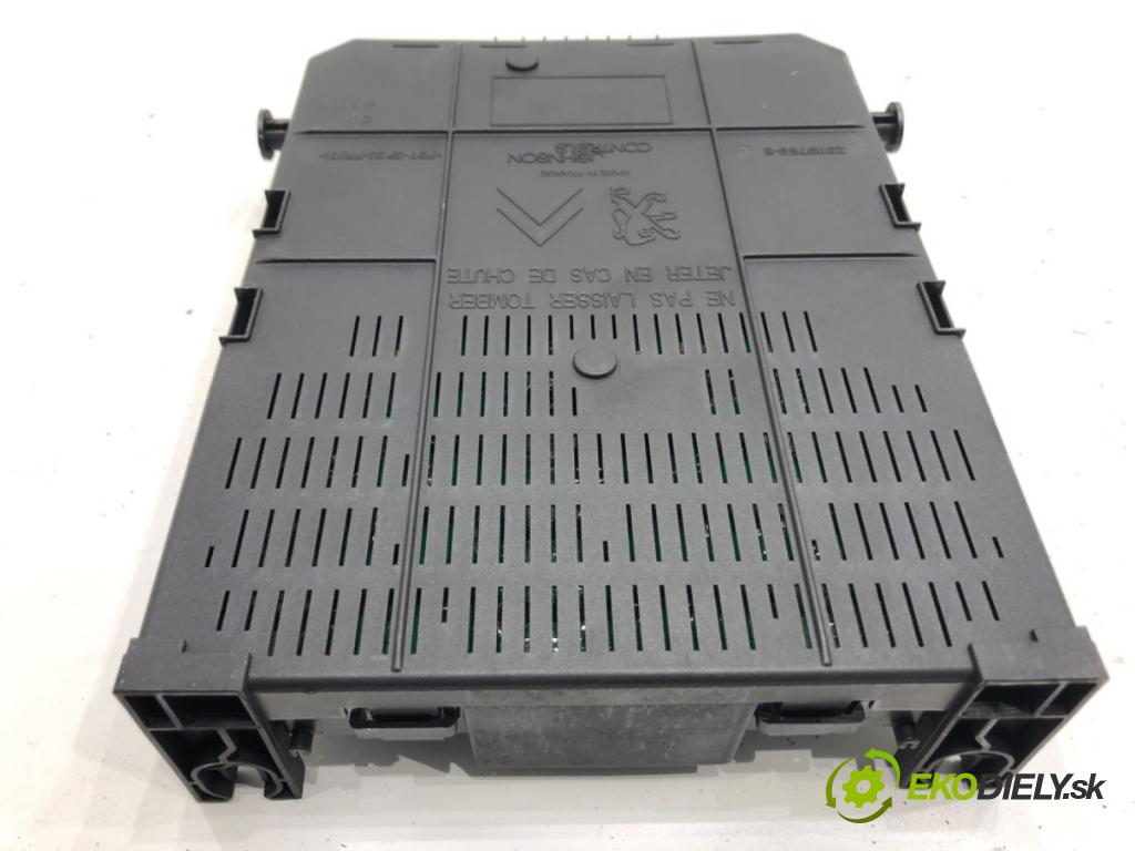 PEUGEOT 3008 nadwozie wielkoprzestrzenne (MPV) 2013 120 kW 2.0 HDi Hybrid4 1997 modul BSI 28116487-2 (Pojistková skříňka)