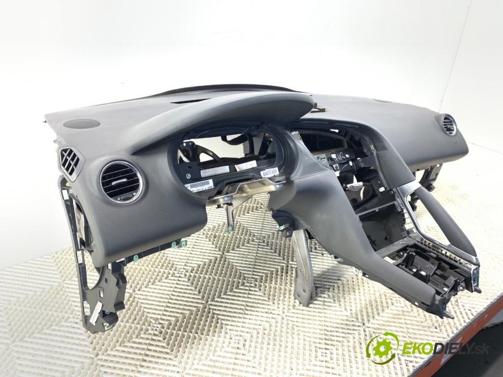 PEUGEOT 3008 nadwozie wielkoprzestrzenne (MPV) 2013 120 kW 2.0 HDi Hybrid4 1997 Palubná doska VANKÚŠ: spolujazdca