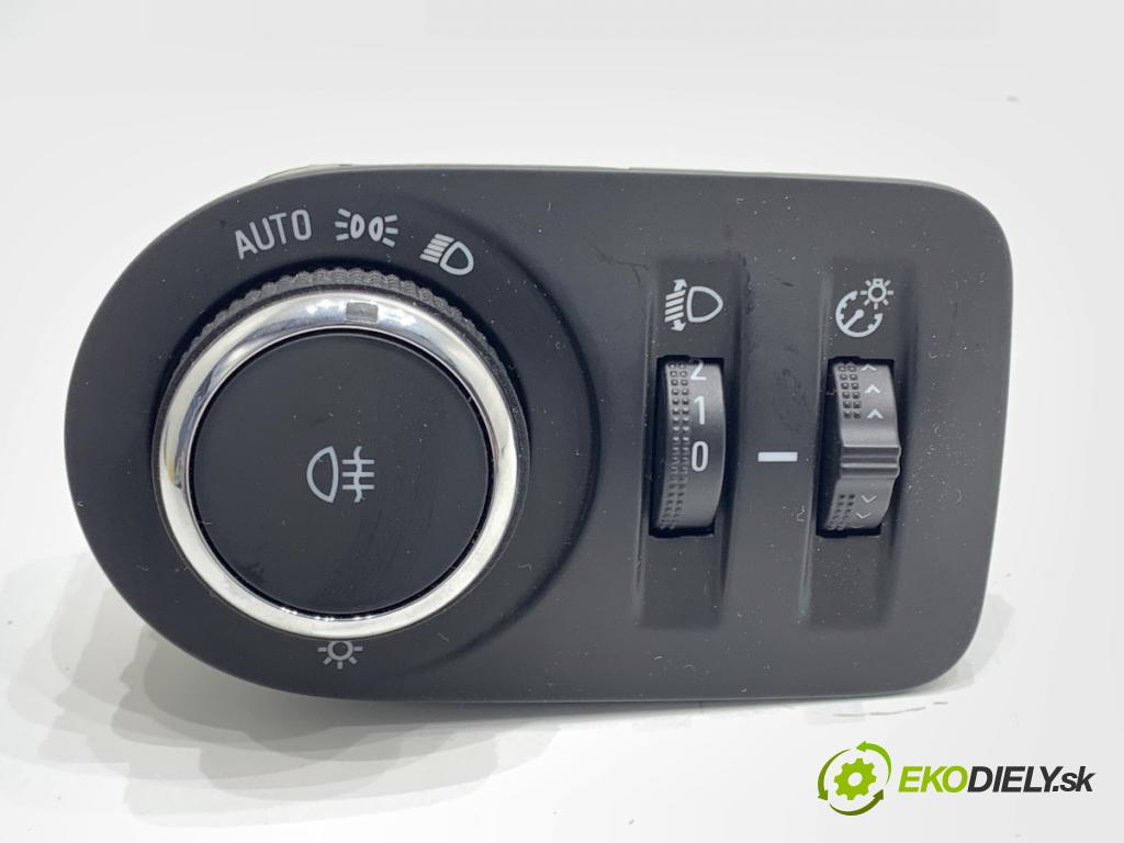 OPEL CROSSLAND SUV 2021 96 kW 1.2 (75) 1199 spínač světel 39208050