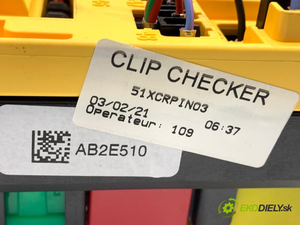 OPEL CROSSLAND SUV 2021 96 kW 1.2 (75) 1199 skříňka poistková 9804846880 (Pojistková skříňka)