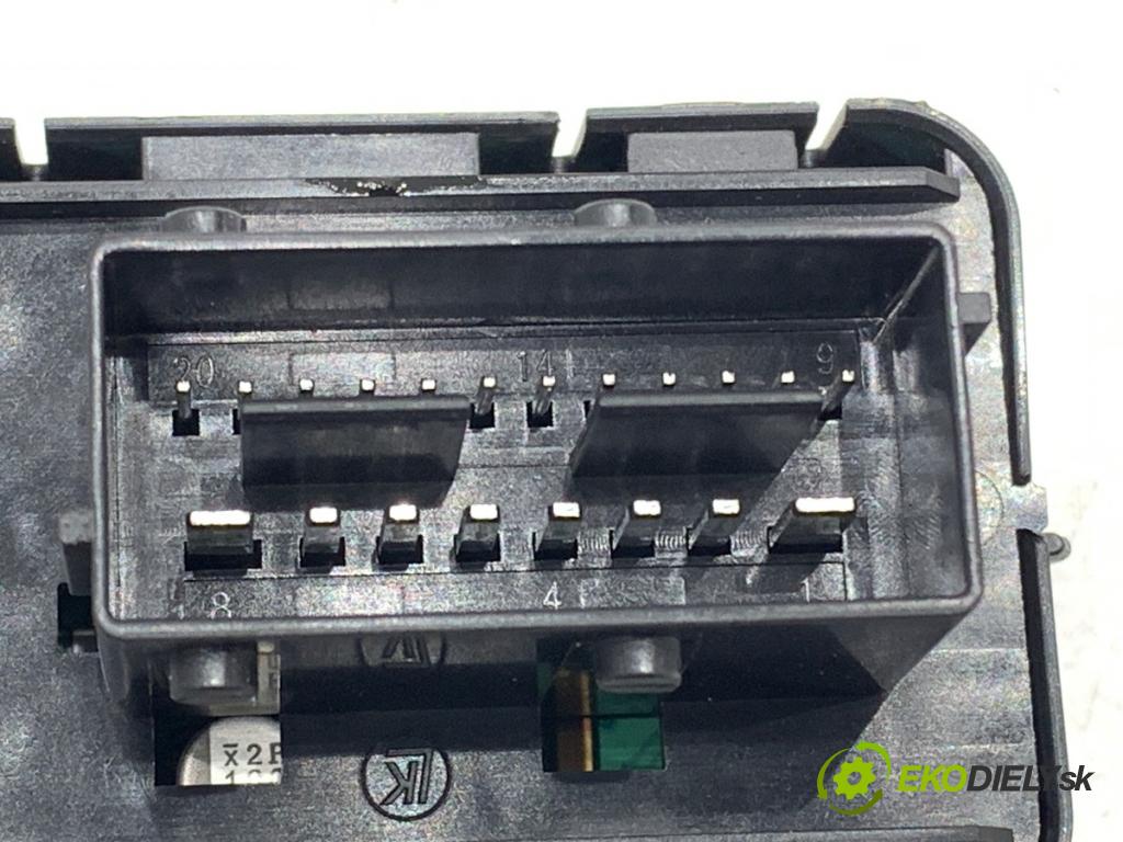 OPEL CROSSLAND SUV 2021 96 kW 1.2 (75) 1199 Prepínač okien 96788264ZD (Prepínacie páčky pod volantom)