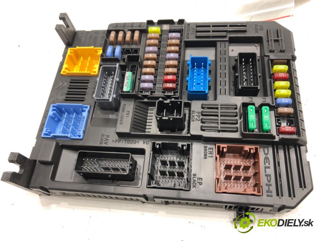 OPEL CROSSLAND SUV 2021 96 kW 1.2 (75) 1199 modul BSI 9832880280 (Pojistková skříňka)