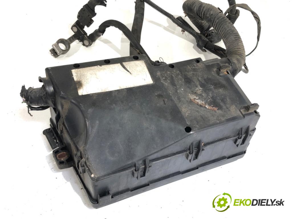 FORD FOCUS C-MAX nadwozie wielkoprzestrzenne (MPV) 2004 80 kW 1.6 TDCi 1560 skříňka poistková  (Pojistková skříňka)