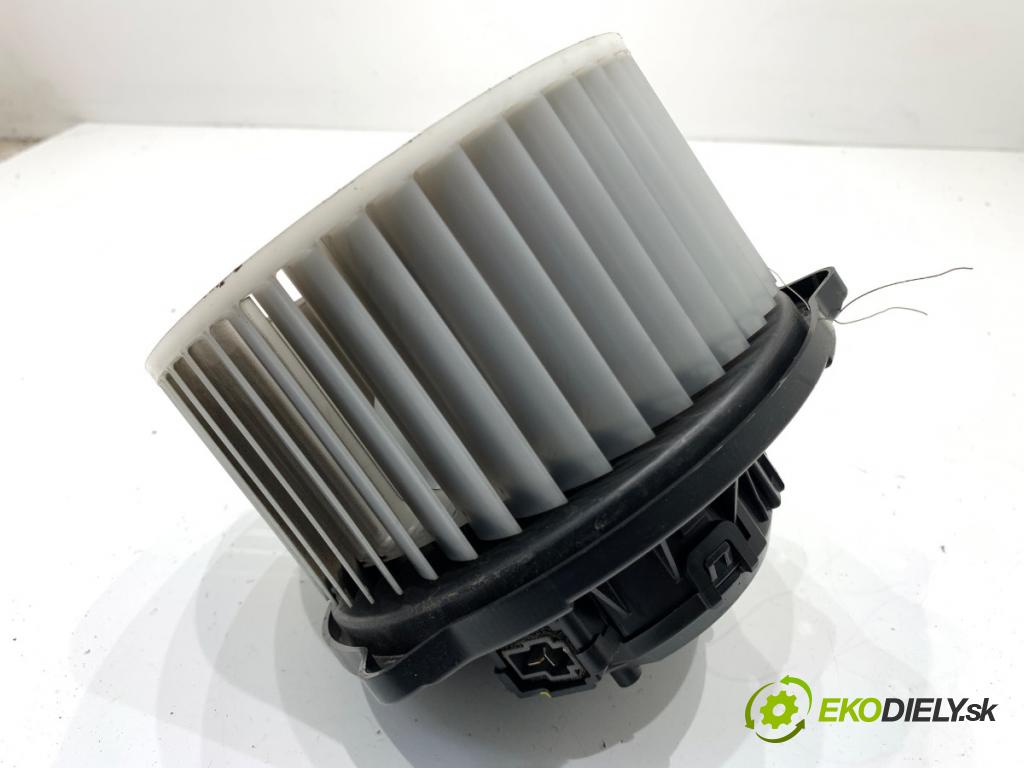 HYUNDAI i30 liftback 2013 66 kW 1.4 CRDi 1396 ventilátor kúrenia F00S3B2474