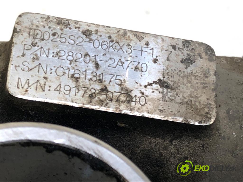 HYUNDAI i30 liftback 2013 66 kW 1.4 CRDi 1396 turbo 28201-2A770 (Kompletní turbodmychadlo)