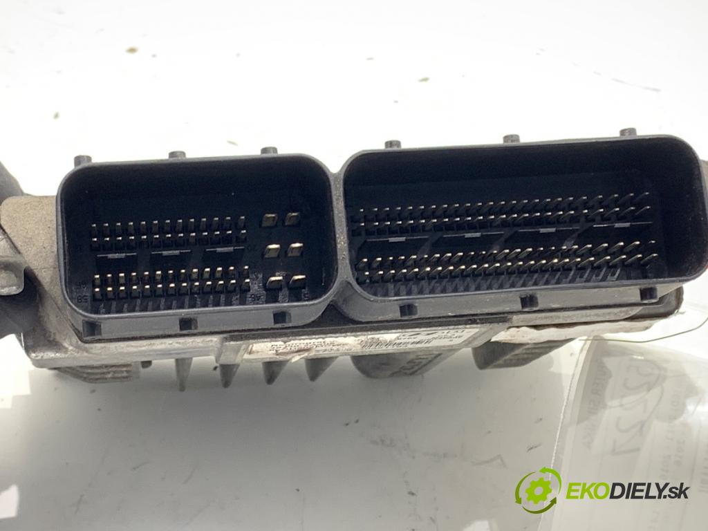 HYUNDAI i30 liftback 2013 66 kW 1.4 CRDi 1396 riadiaca jednotka Motor 39130-2A600 (Riadiaca jednotka)