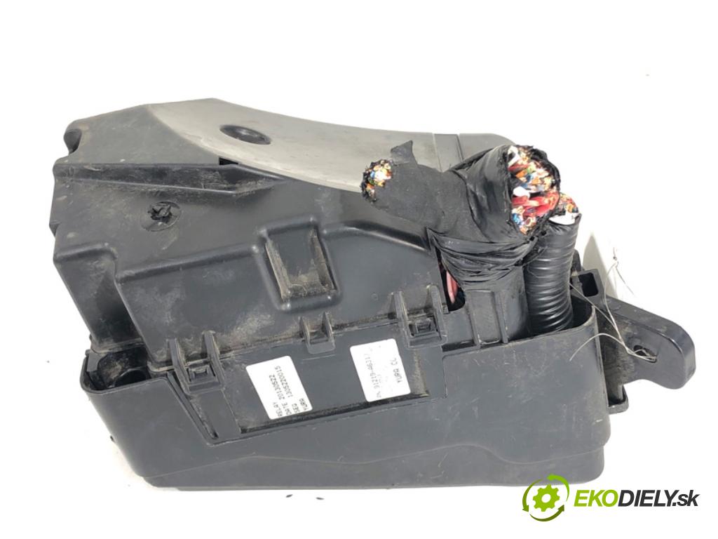 HYUNDAI i30 liftback 2013 66 kW 1.4 CRDi 1396 skříňka poistková 91950-3X510 (Pojistková skříňka)