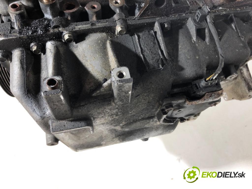 HYUNDAI i30 liftback 2013 66 kW 1.4 CRDi 1396 motor D4FC (Motor)