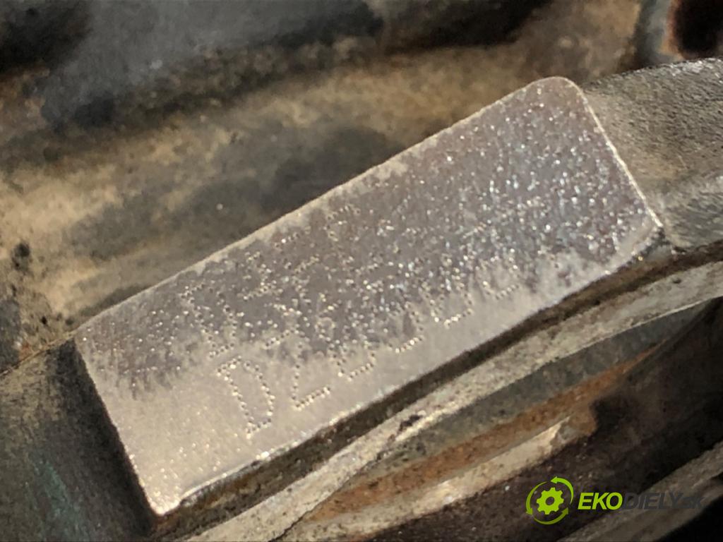 HYUNDAI i30 liftback 2013 66 kW 1.4 CRDi 1396 motor D4FC (Motor)