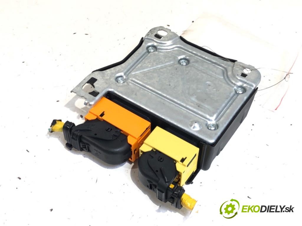 HYUNDAI i30 liftback 2013 66 kW 1.4 CRDi 1396 senzor airbag 95910-A6300 (Snímač)