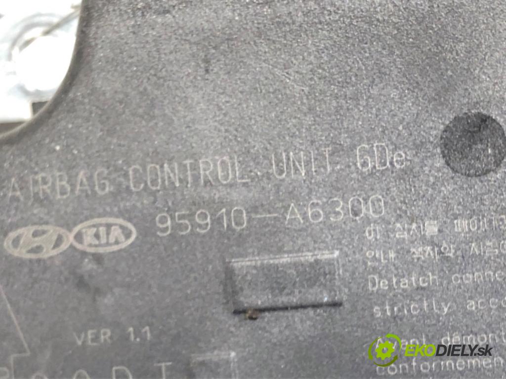 HYUNDAI i30 liftback 2013 66 kW 1.4 CRDi 1396 senzor airbag 95910-A6300 (Snímač)