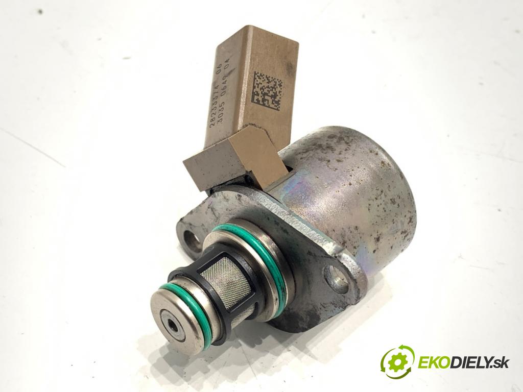 HYUNDAI i30 liftback 2013 66 kW 1.4 CRDi 1396 Regulátor tlaku paliva 28233374 (Palivový systém ostatné)