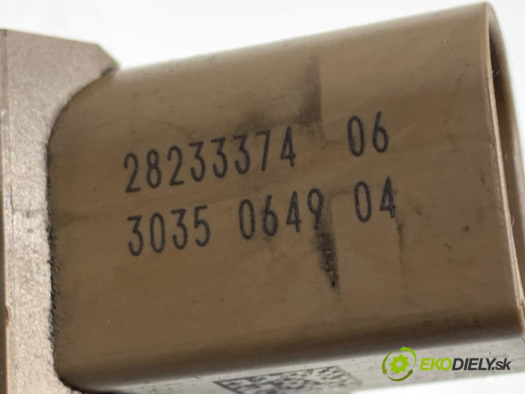 HYUNDAI i30 liftback 2013 66 kW 1.4 CRDi 1396 Regulátor tlaku paliva 28233374 (Palivový systém ostatné)