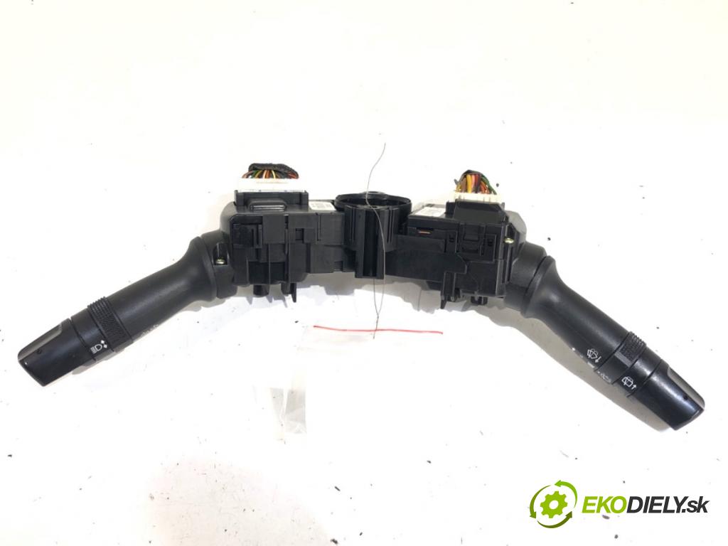 HYUNDAI i30 liftback 2013 66 kW 1.4 CRDi 1396 Prepínač kombinovaný 3753MA-2210 (Prepínacie páčky pod volantom)