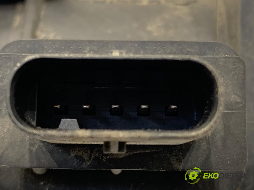 HYUNDAI i30 liftback 2013 66 kW 1.4 CRDi 1396 Váha vzduchu 28164-2A500 (Váha vzduchu)