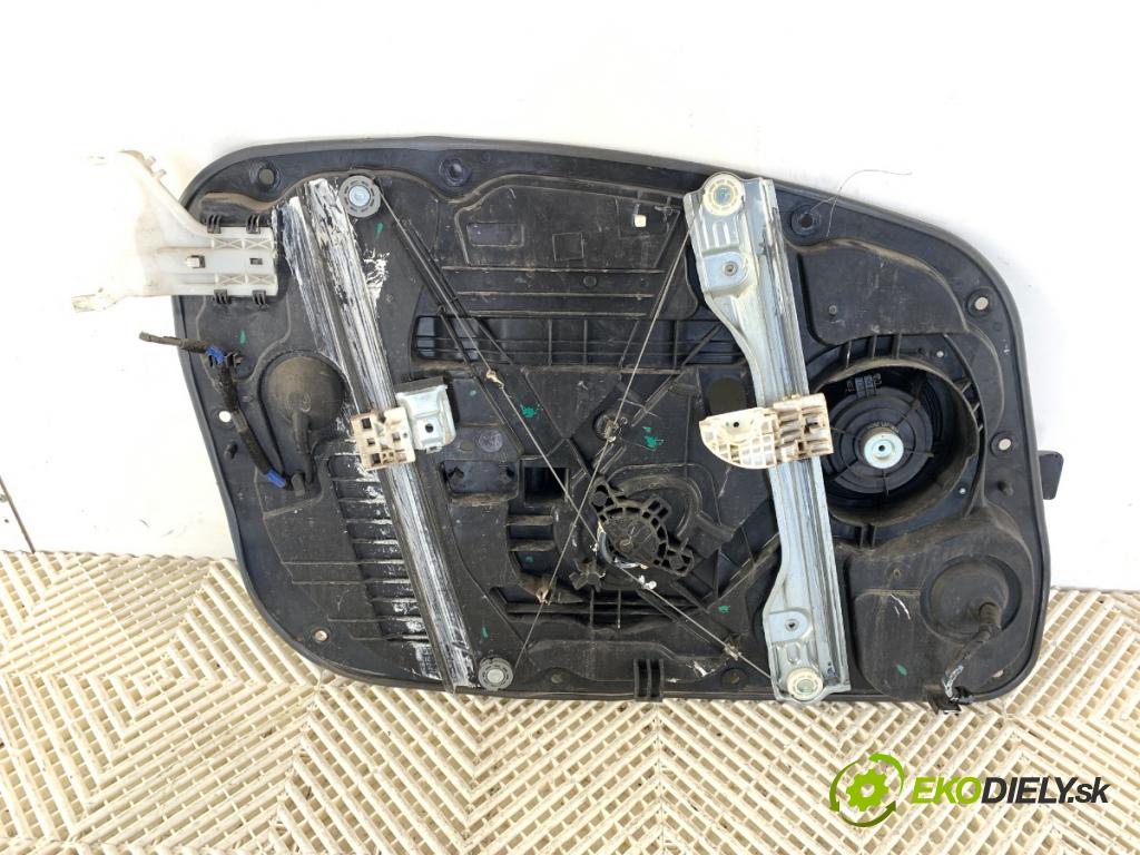 HYUNDAI i30 liftback 2013 66 kW 1.4 CRDi 1396 mechanismus okna pravý přední část 82480-A6000