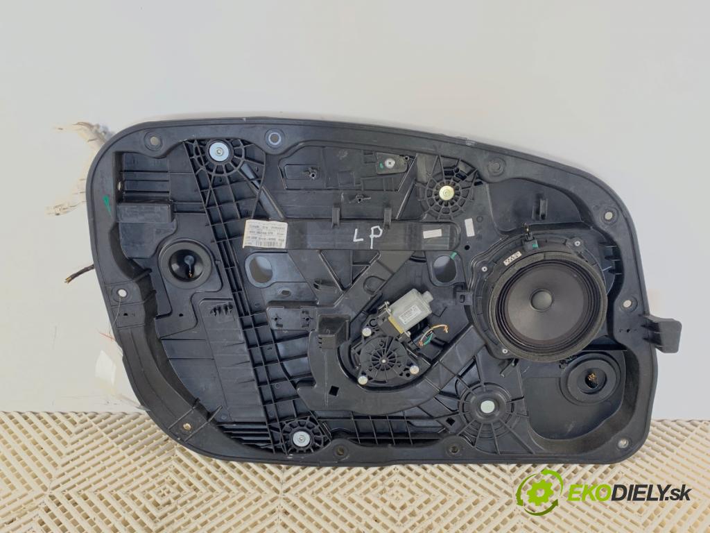HYUNDAI i30 liftback 2013 66 kW 1.4 CRDi 1396 mechanismus okna levý přední část 82470-A6000