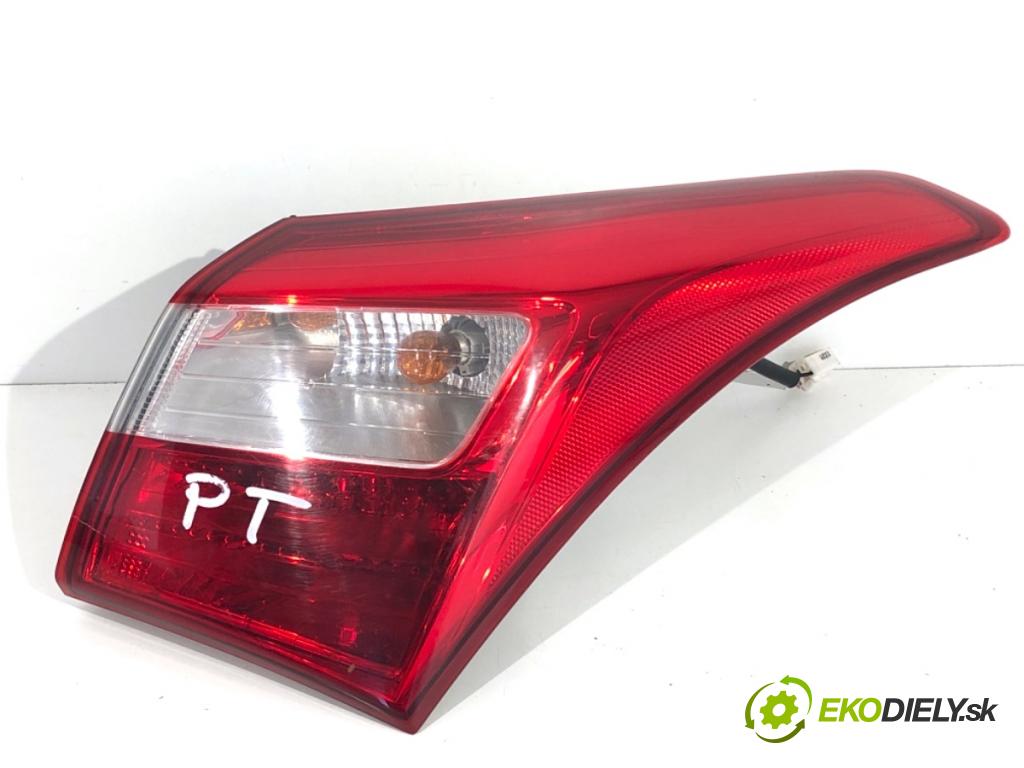 HYUNDAI i30 liftback 2013 66 kW 1.4 CRDi 1396 světlo pravý zadní část 