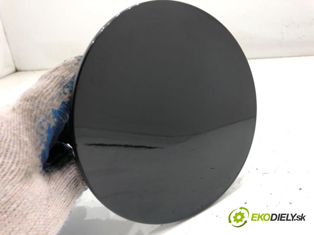 HYUNDAI i30 liftback 2013 66 kW 1.4 CRDi 1396 Dvierka nádrže paliva 69510-A5000 (Kľučka dverí ostatné)