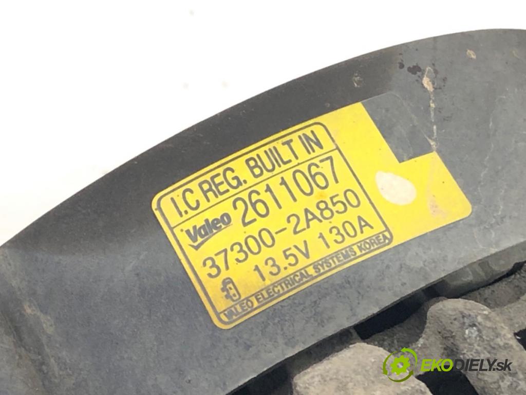 HYUNDAI i30 liftback 2013 66 kW 1.4 CRDi 1396 Alternátor 37300-2A850 (Alternátor)