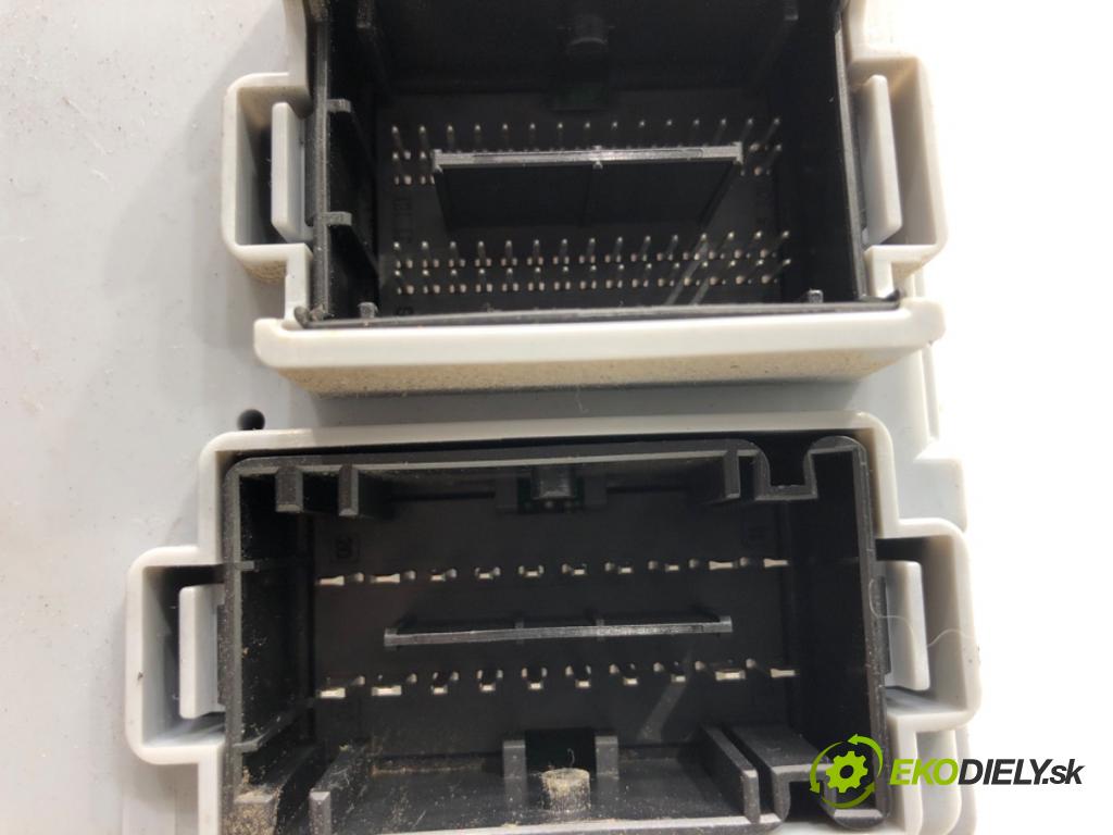 FIAT FIORINO III Nadwozie pełne/minivan 2019 57 kW 1.4 (225AXA1A, 225BXA1A) 1368 modul BSI 00521231220 (Pojistková skříňka)