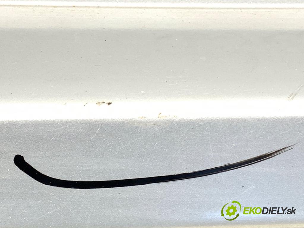 SUZUKI SWIFT III liftback 2006 68 kW 1.3 (RS 413) 1328 nárazník zadní část  (Klika dveří ostatní)