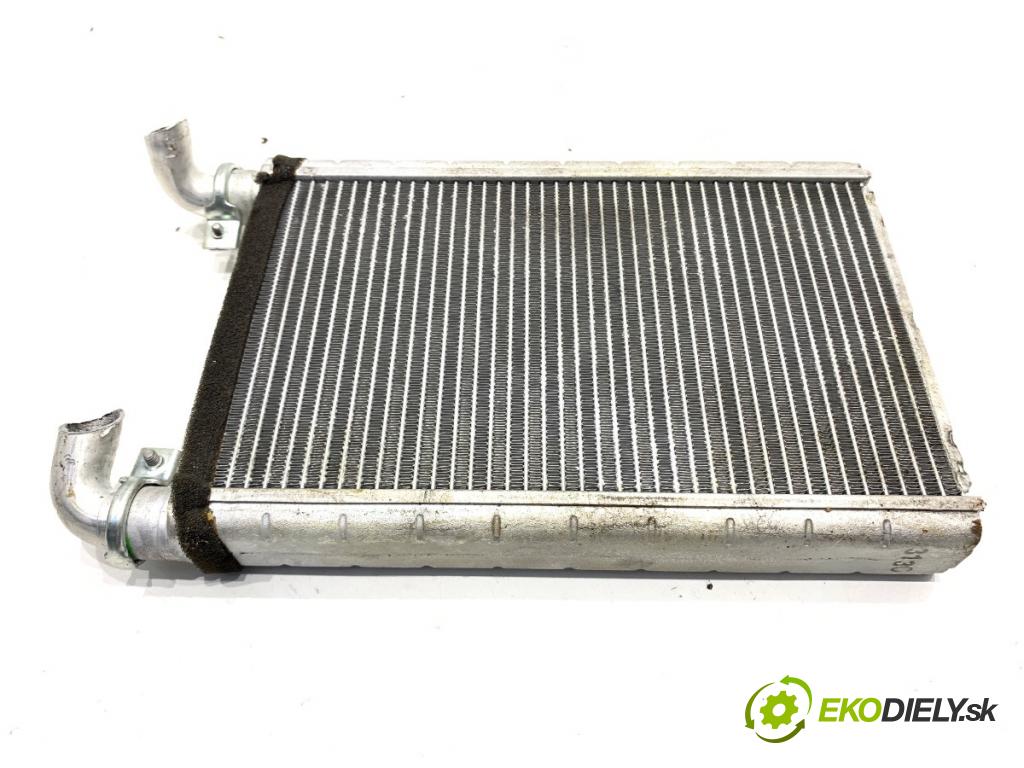 SUZUKI SWIFT III liftback 2006 68 kW 1.3 (RS 413) 1328 topné těleso radiátor topení  (Radiátor topení)