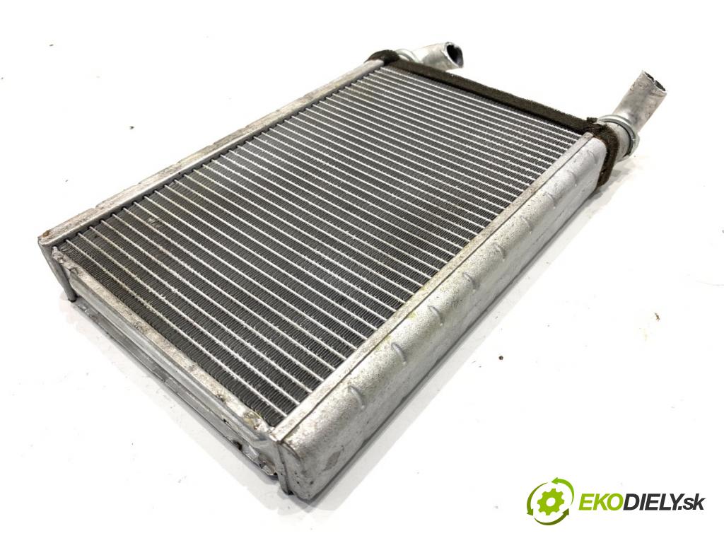 SUZUKI SWIFT III liftback 2006 68 kW 1.3 (RS 413) 1328 topné těleso radiátor topení  (Radiátor topení)