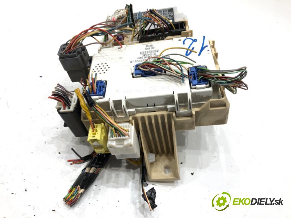 SUZUKI SWIFT III liftback 2006 68 kW 1.3 (RS 413) 1328 modul BSI 36770-62JBO (Pojistková skříňka)