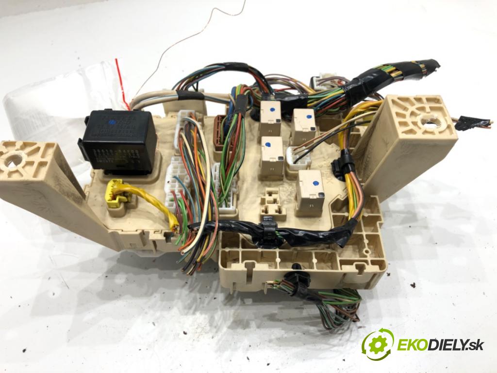 SUZUKI SWIFT III liftback 2006 68 kW 1.3 (RS 413) 1328 modul BSI 36770-62JBO (Pojistková skříňka)