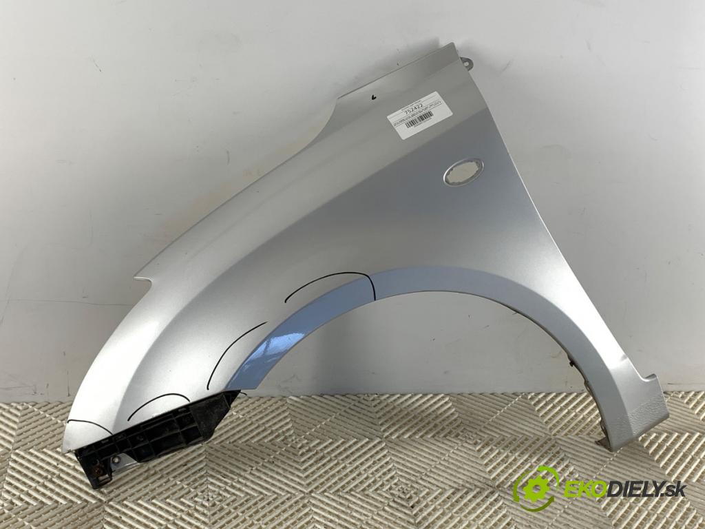 SUZUKI SWIFT III liftback 2006 68 kW 1.3 (RS 413) 1328 blatník levý přední část 