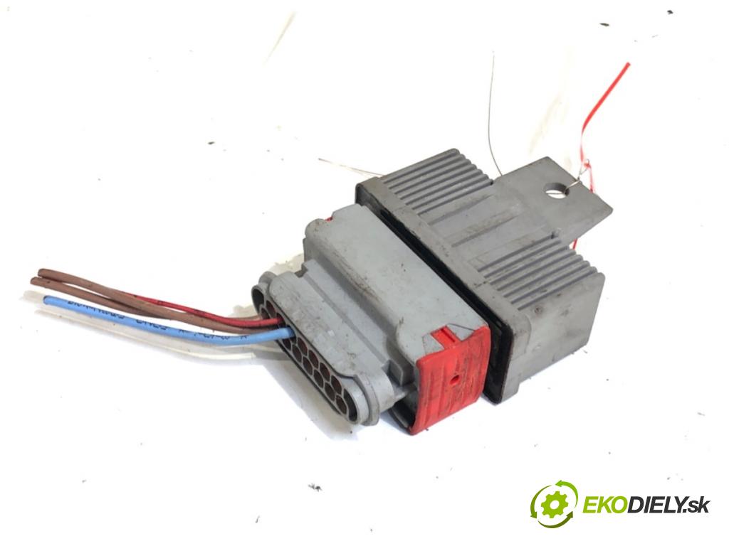 PEUGEOT 3008 nadwozie wielkoprzestrzenne (MPV) 2013 120 kW 2.0 HDi Hybrid4 1997 relé sviečok žhavenia 9674222380 (Relé)