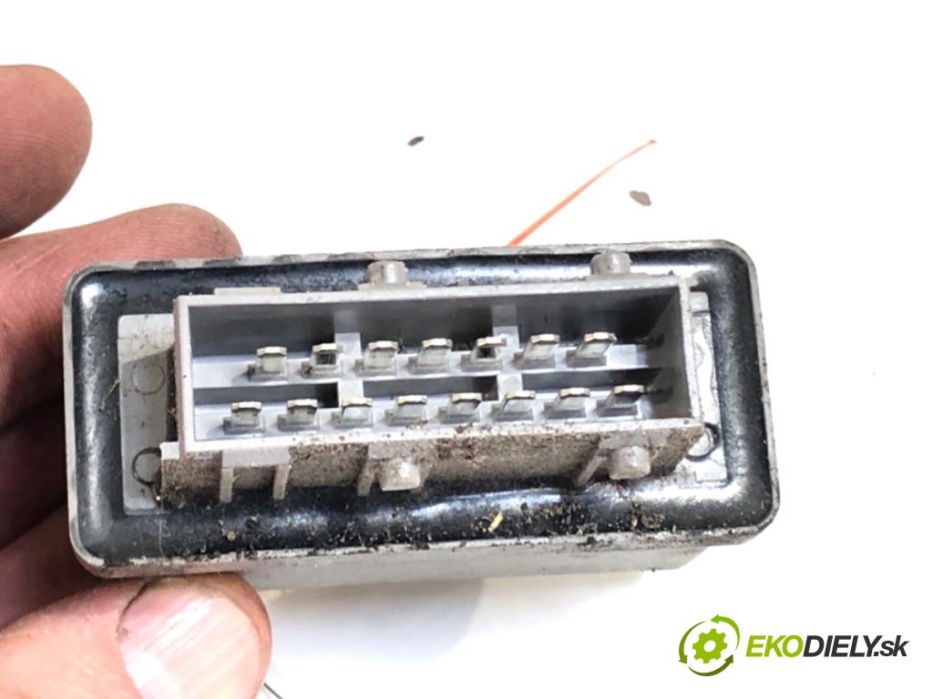 PEUGEOT 3008 nadwozie wielkoprzestrzenne (MPV) 2013 120 kW 2.0 HDi Hybrid4 1997 relé sviečok žhavenia 9674222380 (Relé)