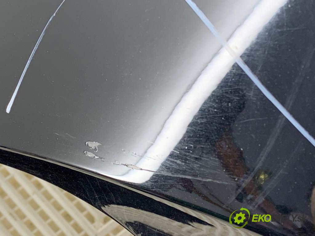 HYUNDAI i30 liftback 2013 66 kW 1.4 CRDi 1396 nárazník zadní část  (Klika dveří ostatní)