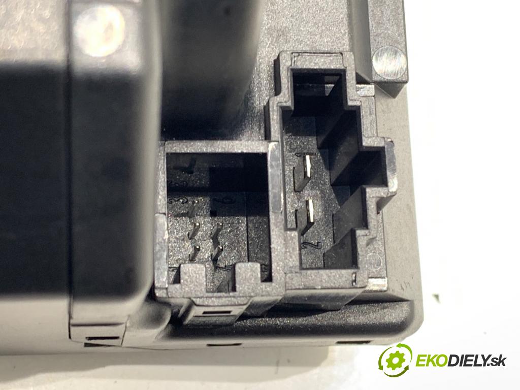 AUDI A6 C6 Kombi 2007 103 kW 2.0 TDI 1968 spinačka 4F0909131D (Spínacia skrinka)