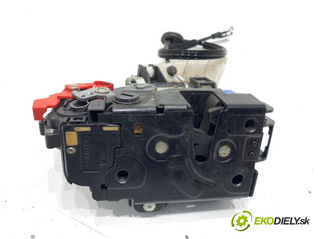 VW GOLF V Kombi 2007 77 kW 1.9 TDI 1896 zámok dveře levý zadní část 7L0839015D
