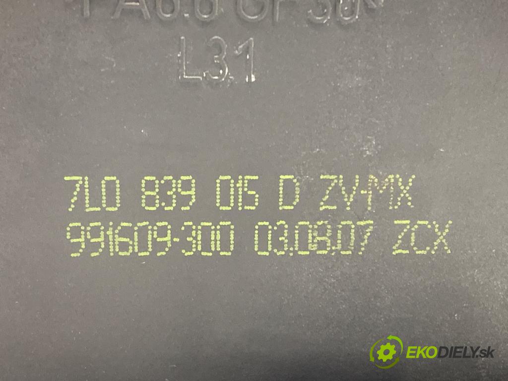 VW GOLF V Kombi 2007 77 kW 1.9 TDI 1896 zámok dveře levý zadní část 7L0839015D