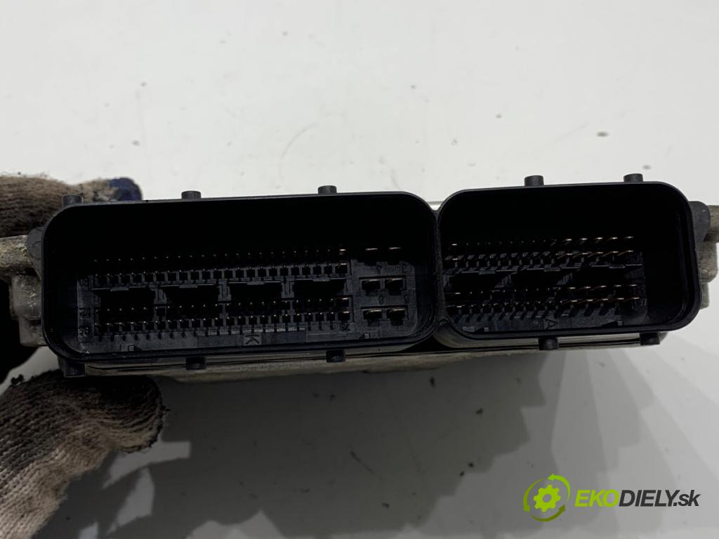 VW GOLF V Kombi 2007 77 kW 1.9 TDI 1896 riadiaca jednotka Motor 03G906021PM 0281014061 (Riadiaca jednotka)