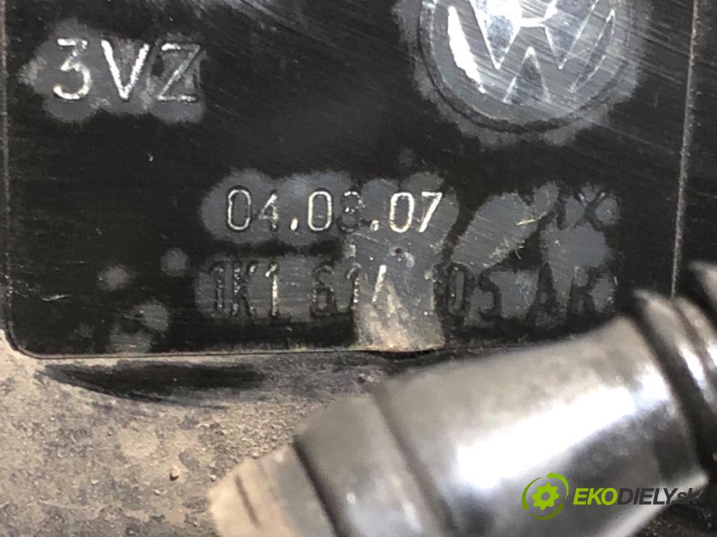 VW GOLF V Kombi 2007 77 kW 1.9 TDI 1896 Posilovač bŕzd 1K1614105AR