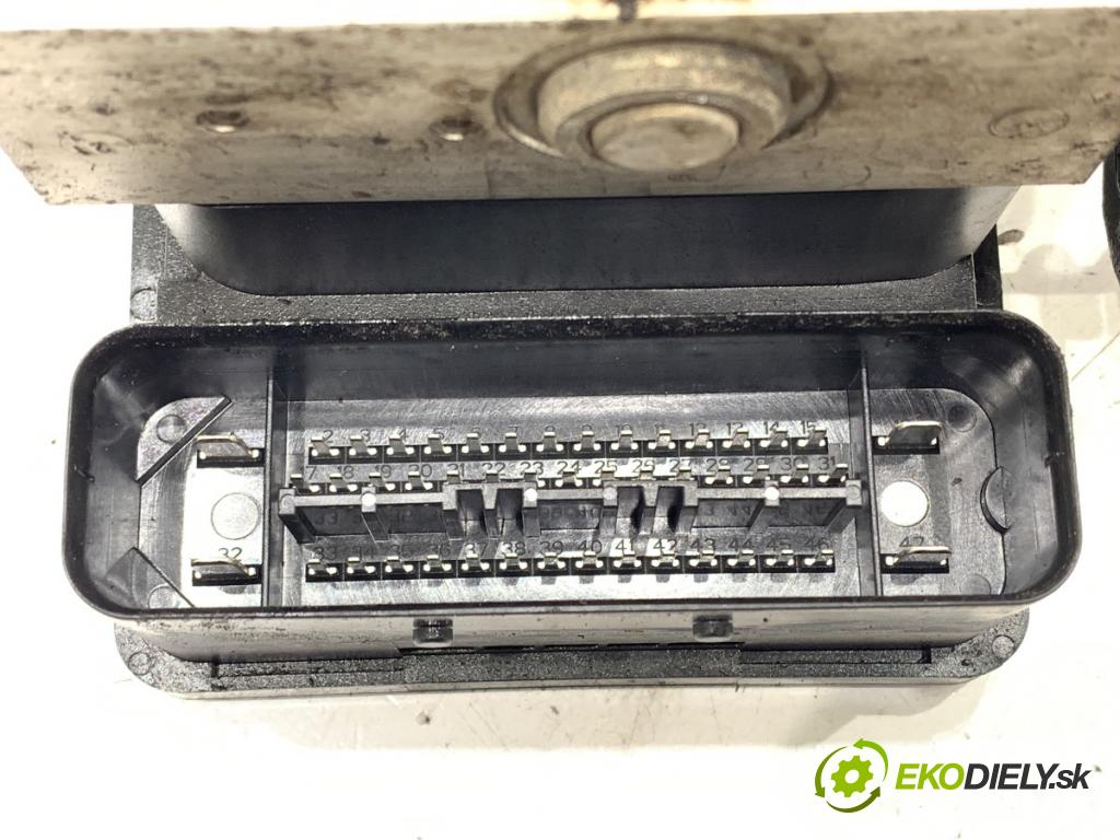 VW GOLF V Kombi 2007 77 kW 1.9 TDI 1896 pumpa ABS 1K0907379AC (Pumpa ABS)