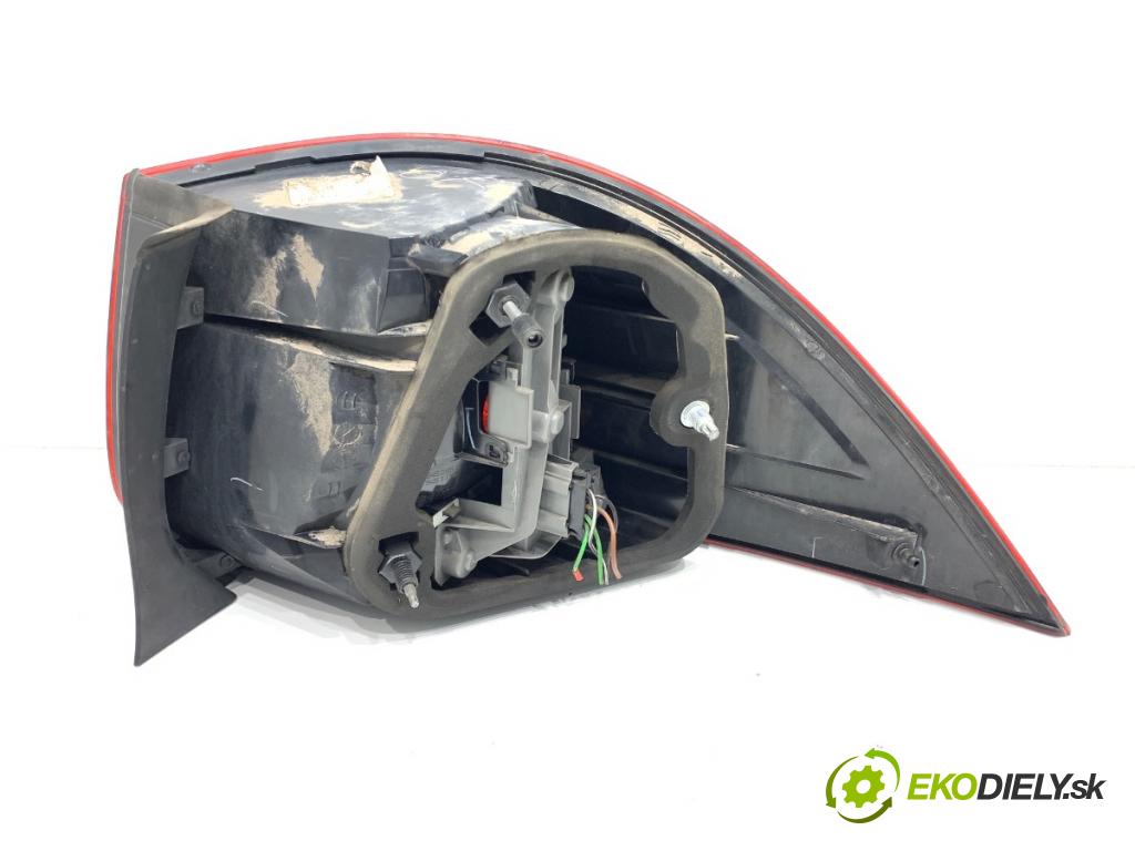 VW GOLF V Kombi 2007 77 kW 1.9 TDI 1896 Svetlo ľavy zad