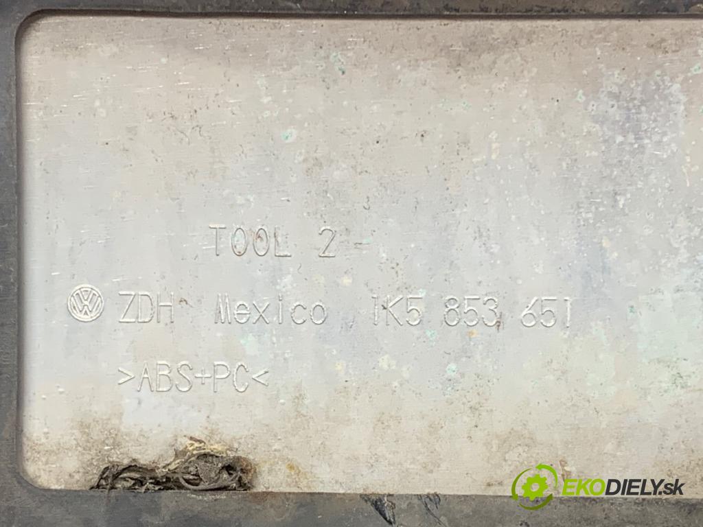 VW GOLF V Kombi 2007 77 kW 1.9 TDI 1896 mřížka maska  (Přední mřížka (maska chladiče))
