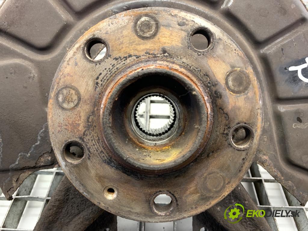 VW GOLF V Kombi 2007 75 kW 1.6 1595 náboj pravy predný